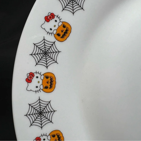 Sanrio Hello Kitty Halloween Pumpkin Spiderweb Bloody Eyeball Bow Dinner Plates - Picture 5 of 12